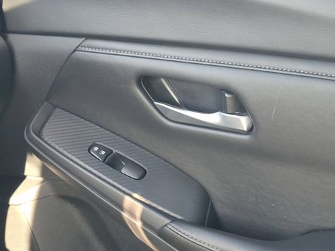 Used 2024 Nissan Sentra SV FWD image 13