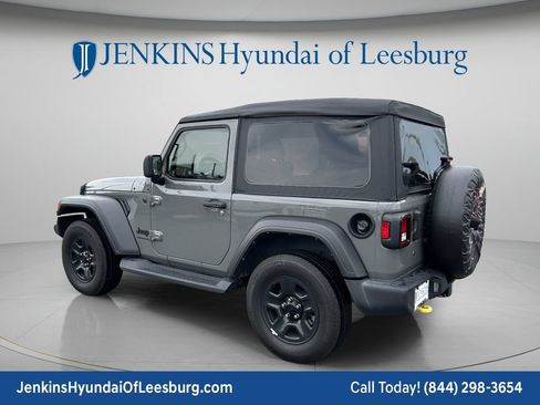 Used 2022 Jeep Wrangler Sport AWD/4WD image 7
