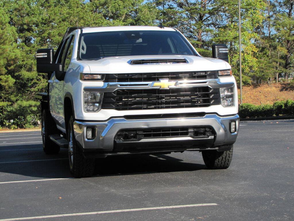 Used 2025 Chevrolet Silverado 2500 LT w/ Convenience Package AWD/4WD image 9
