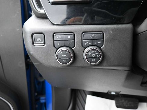 Used 2022 Chevrolet Silverado 1500 LT Trail Boss w/ Protection Package AWD/4WD image 10