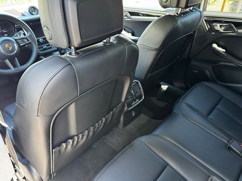 Used 2026 Porsche Macan AWD/4WD image 36