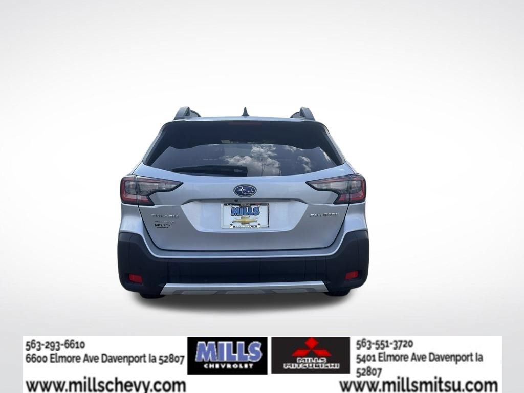 Used 2025 Subaru Outback Limited AWD/4WD image 4