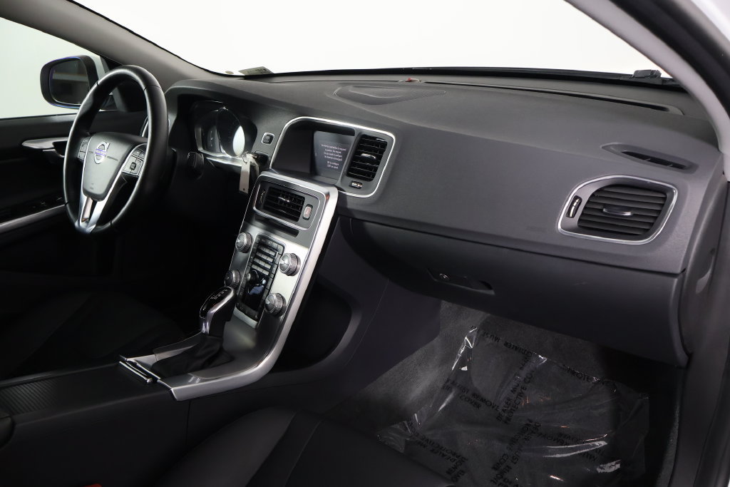 Used 2017 Volvo S60 T5 Inscription FWD image 9