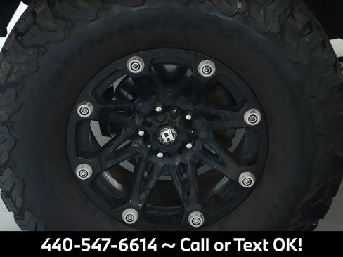 Used 2014 Jeep Wrangler Unlimited Sahara image 38