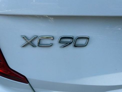 Used 2022 Volvo XC90 T5 Momentum w/ Advanced Package AWD/4WD image 11
