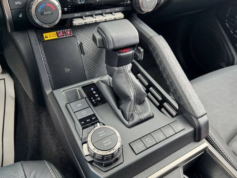 Used 2025 Toyota 4Runner 4WD image 35
