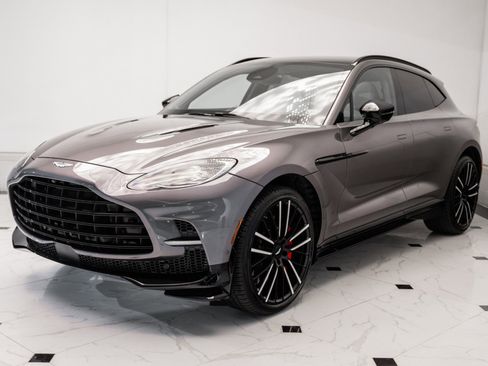 Used 2025 Aston Martin DBX 707 image 43