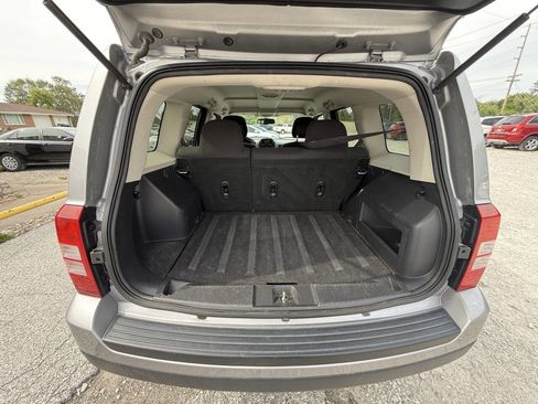 Used 2016 Jeep Patriot Latitude AWD/4WD image 7