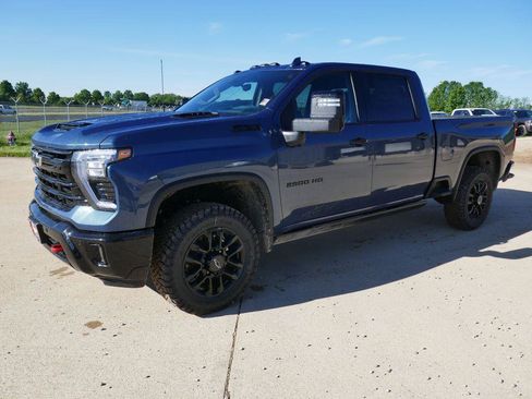 New 2026 Chevrolet Silverado 2500 LTZ w/ LTZ Plus Package AWD/4WD image 9