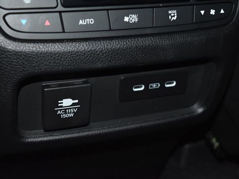 Used 2025 Honda Pilot Black Edition image 24