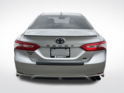 Used 2020 Toyota Camry SE FWD image 8