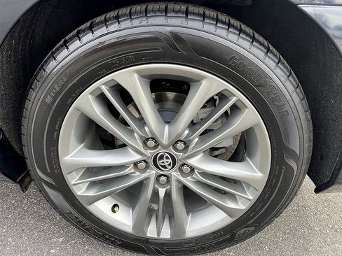 Used 2015 Toyota Camry SE image 23