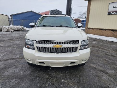 Used 2013 Chevrolet Avalanche LTZ image 24