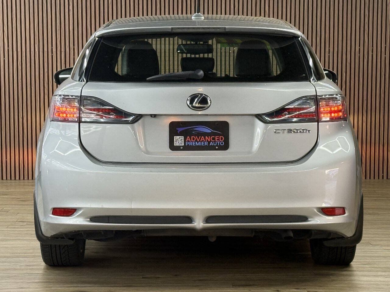 Used 2012 Lexus CT 200h Premium w/ Leather Pkg FWD image 10