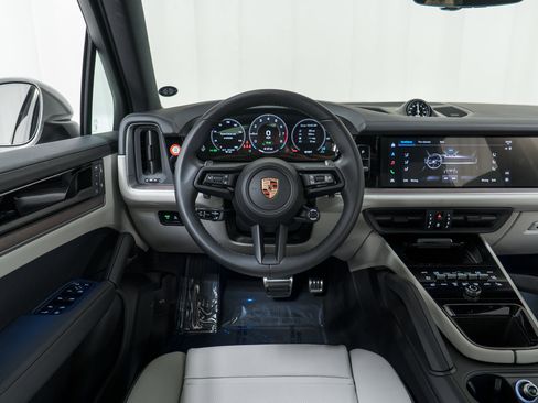 New 2026 Porsche Cayenne S image 20