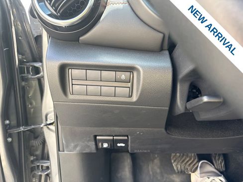 Used 2023 Nissan Kicks SR w/ SR Premium Package FWD image 19