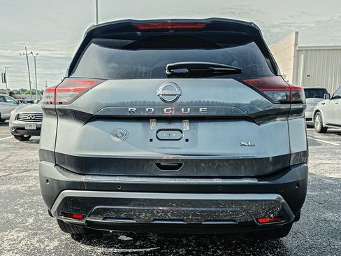 Used 2023 Nissan Rogue SL w/ SL Premium Package FWD image 5