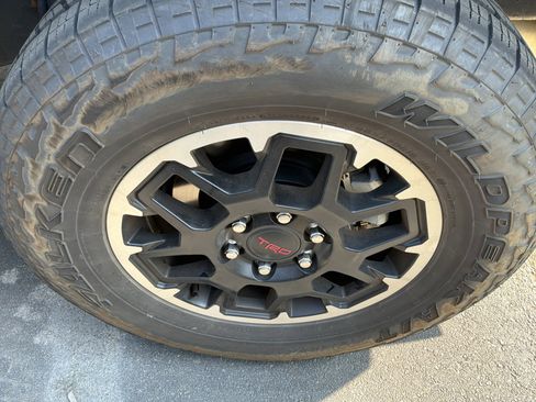 Used 2024 Toyota Tacoma TRD Off-Road AWD/4WD image 44