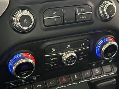 Used 2022 GMC Sierra 1500 SLT w/ SLT Premium Plus Package image 24