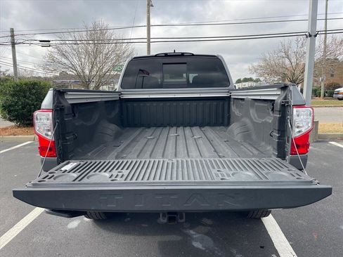 Used 2024 Nissan Titan SV w/ SV Convenience Package image 14