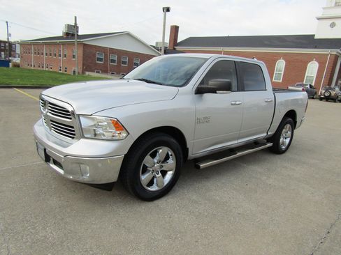 Used 2017 RAM 1500 Lone Star RWD image 7