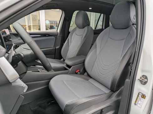 New 2026 Volkswagen Tiguan SE R-Line AWD/4WD image 26
