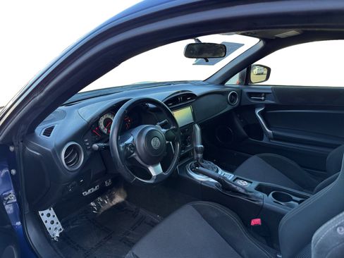 Used 2017 Toyota 86 image 9