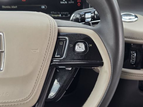 Used 2023 Lincoln Aviator 2WD image 28