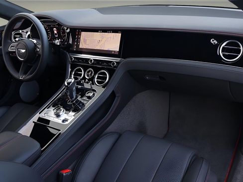 Used 2024 Bentley Continental GT V8 image 2