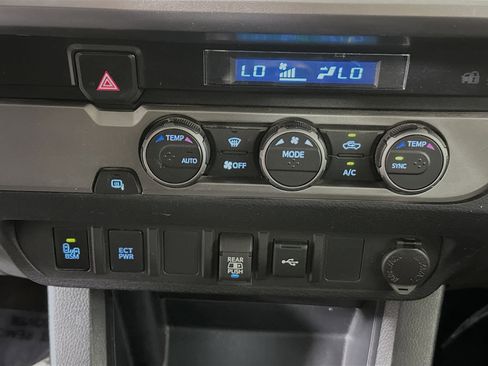 Used 2022 Toyota Tacoma SR5 image 22