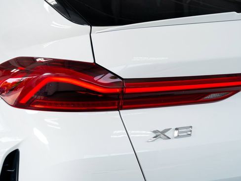 Used 2022 BMW X6 xDrive40i w/ M Sport Package AWD/4WD image 18