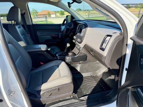 Used 2019 Chevrolet Colorado W/T w/ WT Convenience Package AWD/4WD image 14
