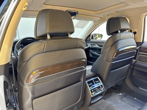 Used 2021 BMW 740i xDrive AWD/4WD image 38