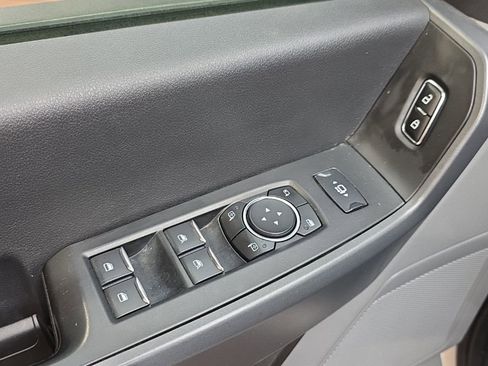 Used 2023 Ford F250 XLT w/ FX4 Off-Road Package AWD/4WD image 24