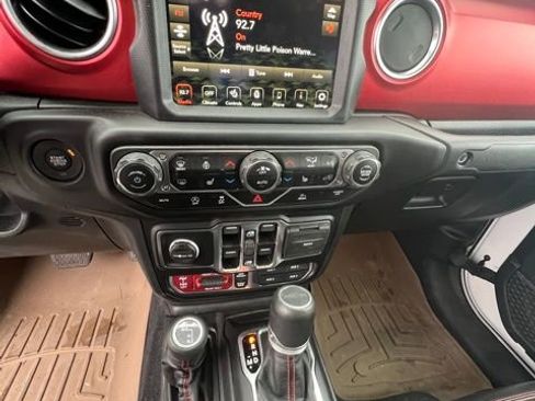 Used 2023 Jeep Gladiator Rubicon w/ Cold Weather Group image 12