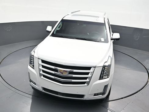 Used 2019 Cadillac Escalade ESV Premium Luxury RWD image 26