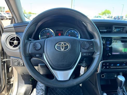 Used 2019 Toyota Corolla LE FWD image 18