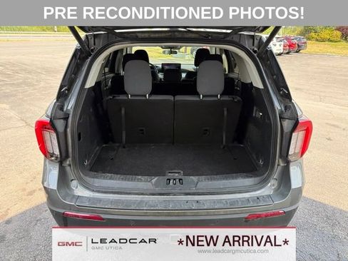 Used 2025 Ford Explorer Active AWD/4WD image 17