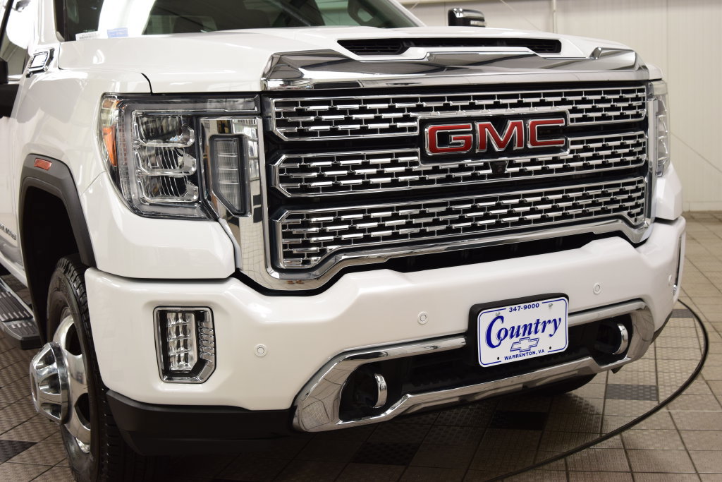 Used 2023 GMC Sierra 3500 Denali AWD/4WD image 9