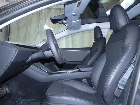 Used 2024 Tesla Model 3 image 17