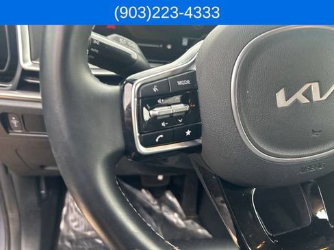 Used 2025 Kia Sorento S FWD image 22