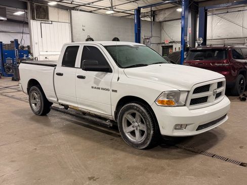 Used 2012 RAM 1500 Express image 2