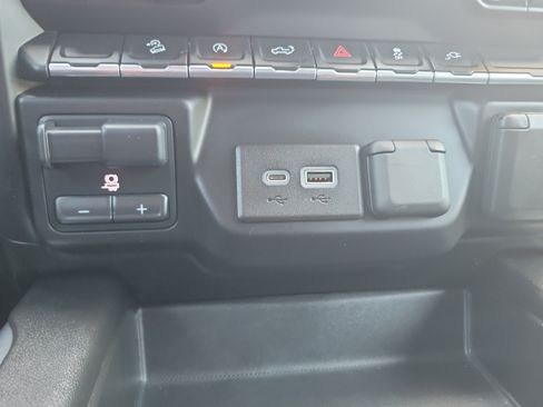 Used 2020 Chevrolet Silverado 1500 LT Trail Boss AWD/4WD image 30
