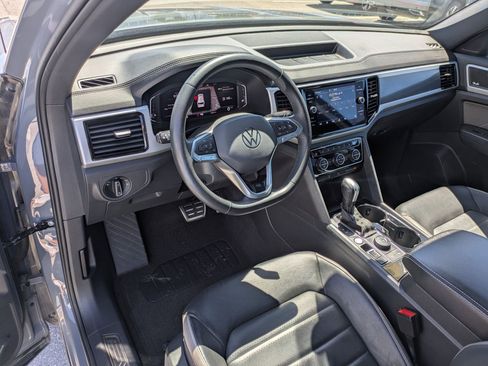 Used 2023 Volkswagen Atlas Cross Sport SEL Premium R-Line AWD/4WD image 17