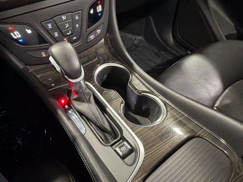 Used 2020 Buick Envision Essence AWD/4WD image 18