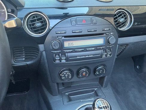 Used 2007 MAZDA MX-5 Miata Touring w/ Suspension Pkg RWD image 27