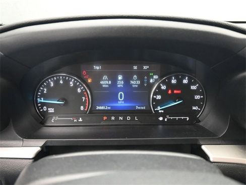 Used 2022 Ford Explorer XLT w/ Equipment Group 202A image 19
