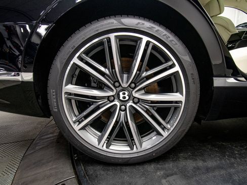 New 2026 Bentley Flying Spur Plug-In Hybrid image 44