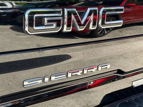 Used 2023 GMC Sierra 1500 Elevation w/ Elevation Premium Package AWD/4WD image 9