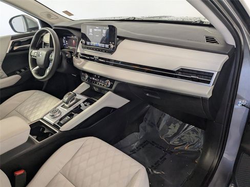 Used 2023 Mitsubishi Outlander SEL image 26